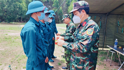 Ban CHQS thị xã Phú Mỹ kiểm tra bắn đạn thật cho lực lương dân quân