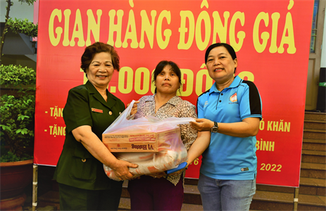 Câu lạc bộ nữ Cựu chiến binh quận Tân Bình hỗ trợ thương binh, người khiếm thị