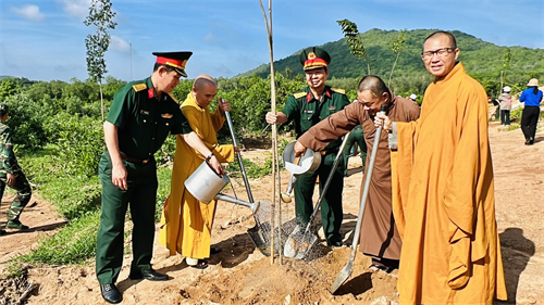Lực lượng vũ trang tỉnh Bà Rịa-Vũng Tàu chung tay bảo vệ môi trường