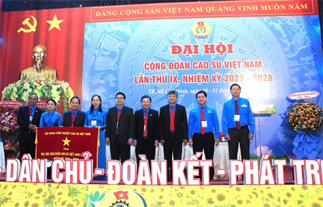 Công đoàn Cao su Việt Nam: Đổi mới - Dân chủ - Đoàn kết - Phát triển