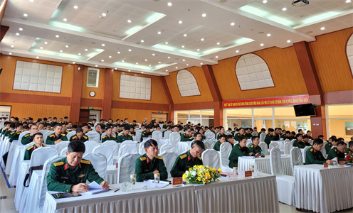 Sĩ quan, quân nhân chuyên nghiệp LLVT tỉnh Lâm Đồng học tập chính trị