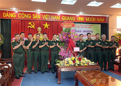 Thiếu tướng Phạm Trường Sơn, Phó tổng Tham mưu trưởng Quân đội Nhân dân Việt Nam chúc mừng Trường Sĩ quan Lục quân 2