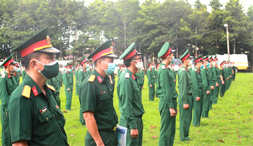 Trường Quân sự Quân đoàn 4 hỗ trợ huyện Củ Chi tầm soát dịch Covid-19