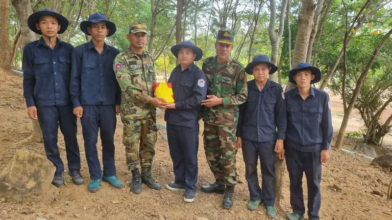 Đội K73 quy tập được 1 hài cốt liệt sĩ tại tỉnh Battambang, Vương quốc Campuchia