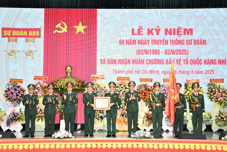 Sư đoàn 9, Quân đoàn 34 đón nhận Huân chương Bảo vệ Tổ quốc hạng Nhì