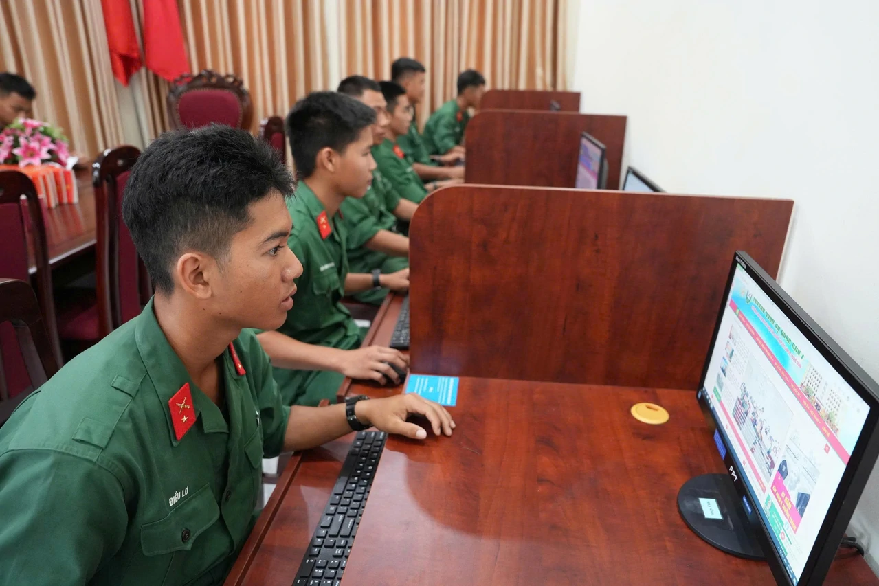 Trường Quân sự Quân khu 7 đẩy mạnh chuyển đổi số, cải cách hành chính, xây dựng nhà trường thông minh
