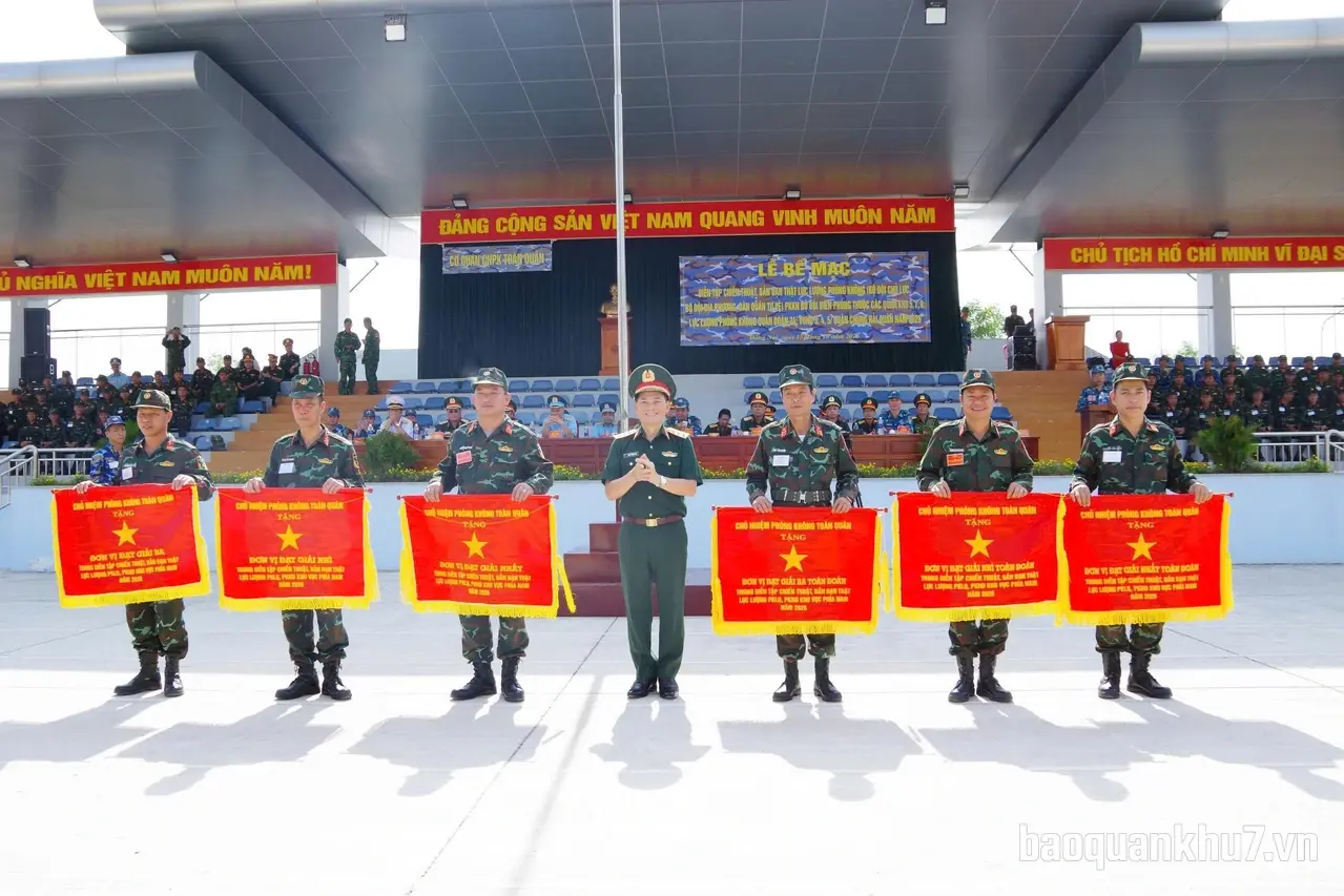 Quân Khu 7 giành giải Nhì toàn đoàn tại diễn tập chiến thuật, bắn đạn thật lực lượng phòng không năm 2026