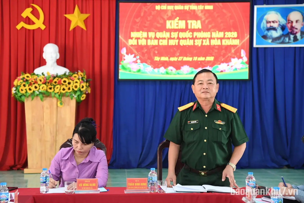 Bộ CHQS tỉnh Tây Ninh kiểm tra kết quả thực hiện nhiệm vụ quân sự, quốc phòng tại xã Hòa Khánh
