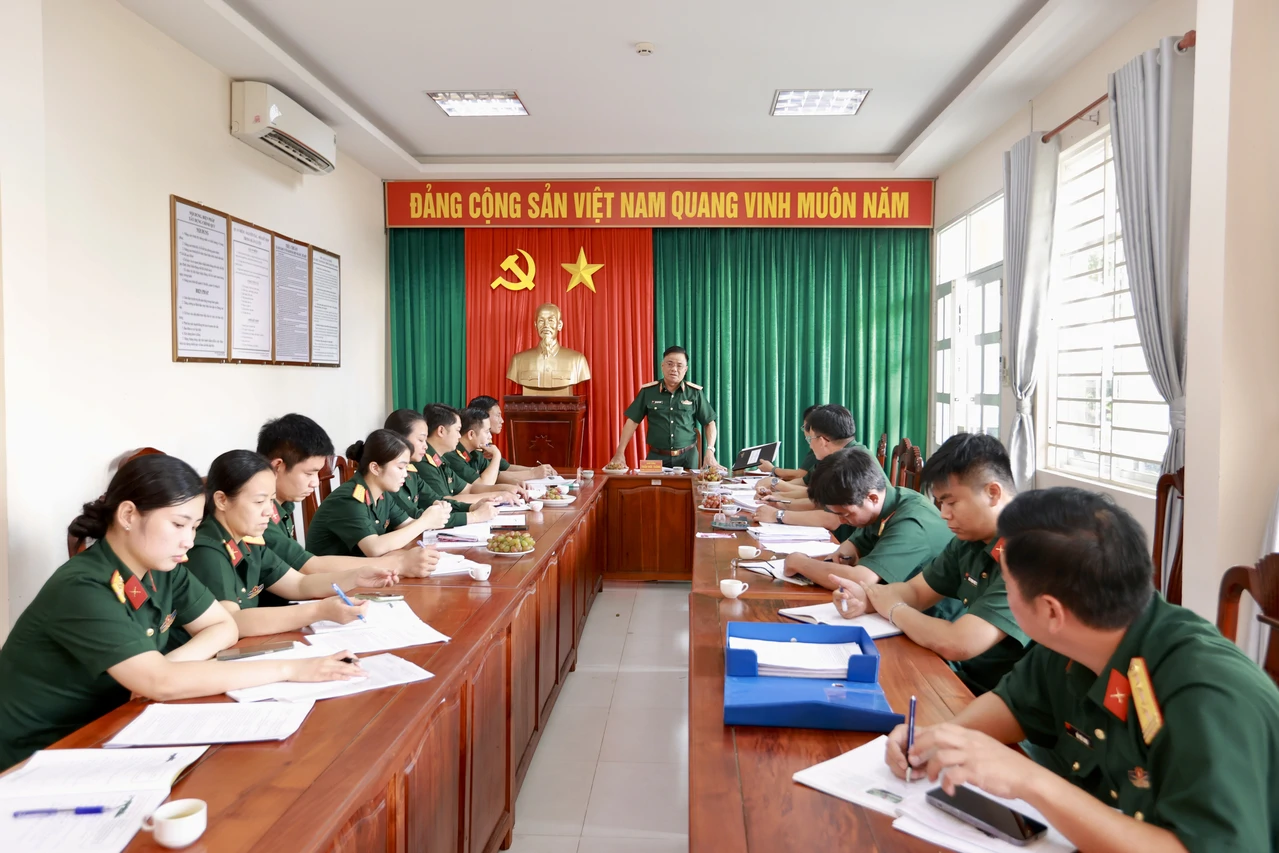 Ban Thường vụ Đảng ủy Cục Chính trị giám sát chuyên đề Chi bộ Báo Quân khu 7