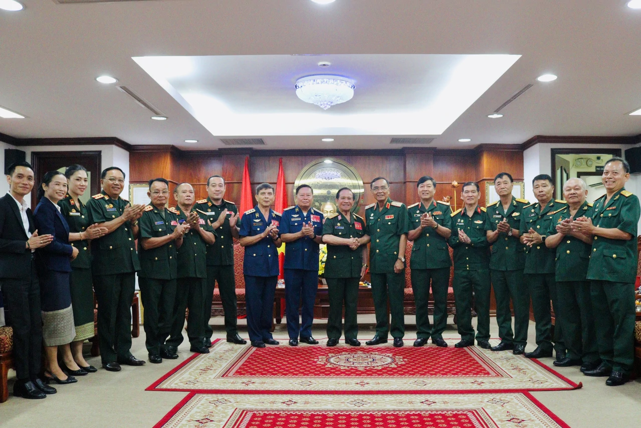 Hội Cựu chiến binh Thành phố Hồ Chí Minh đón tiếp đoàn đại biểu Hiệp hội Cựu chiến binh Thủ đô Viêng Chăn
