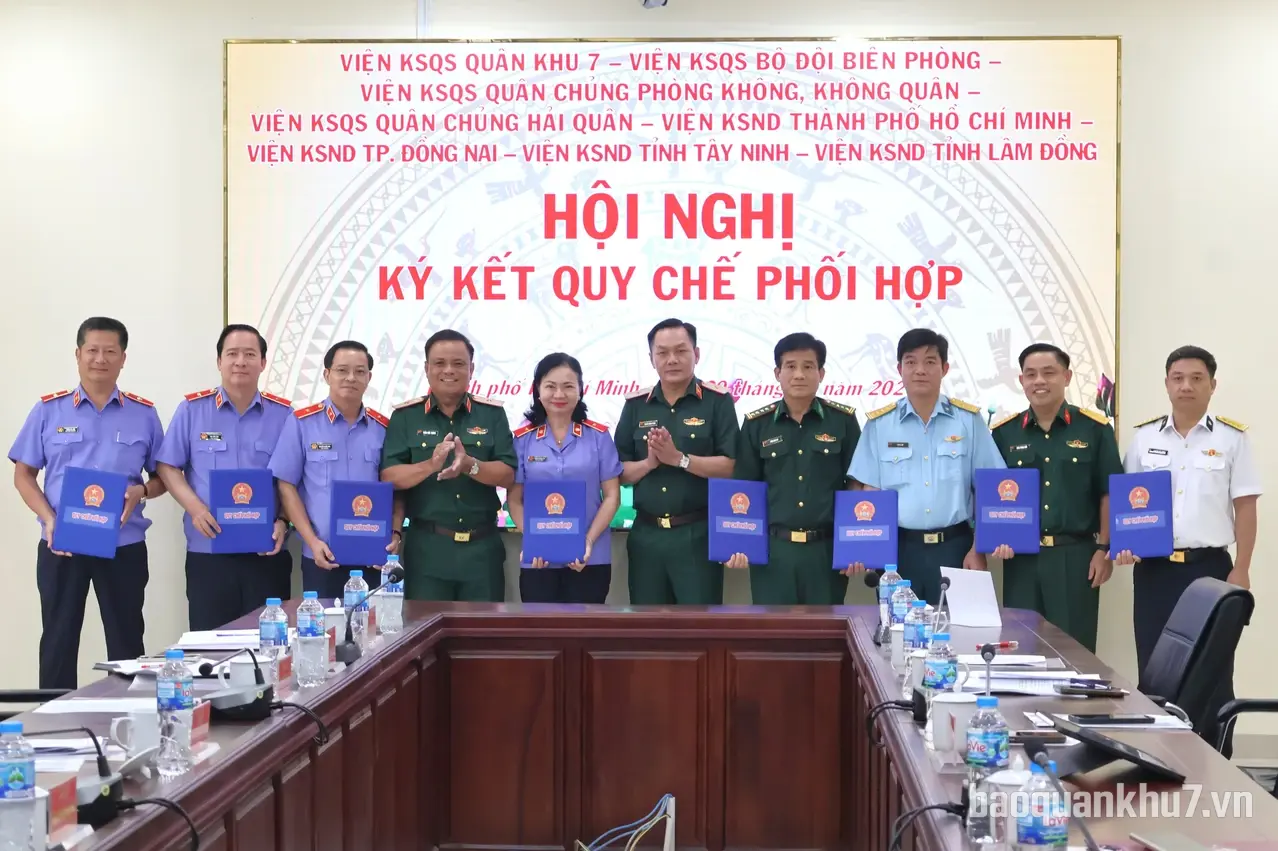 Viện kiểm sát quân sự Quân khu ký kết quy chế phối hợp với các Viện kiểm sát trên địa bàn Quân khu 7