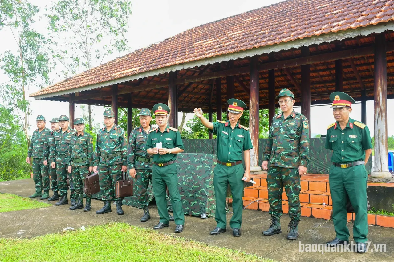 Bộ Tham mưu kiểm tra công tác chuẩn bị diễn tập bắn đạn thật