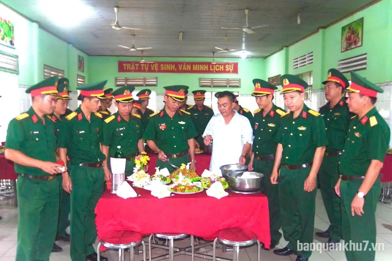 Trung đoàn 1, Sư đoàn 9: Nâng cao chất lượng bữa ăn bộ đội