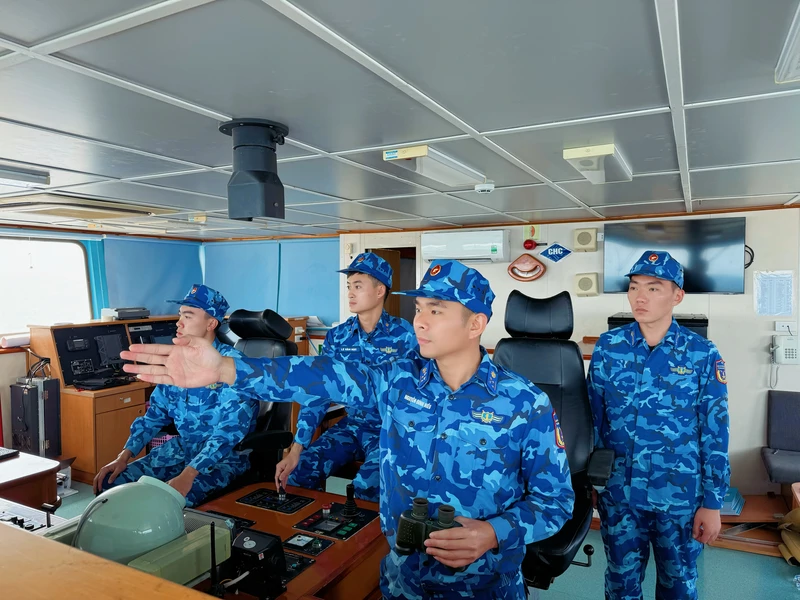 Những con tàu bám biển