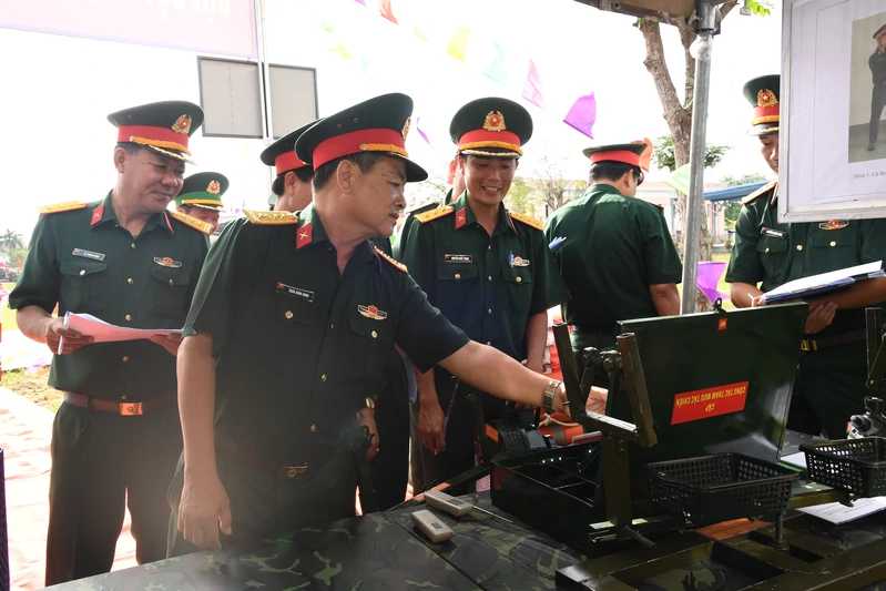 Bộ Chỉ huy Quân sự tỉnh Tây Ninh tổ chức hội thi trưng bày mô hình, học cụ huấn luyện năm 2026