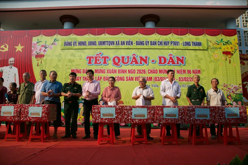 Ấm áp Tết quân - dân mừng xuân Bính Ngọ ở Đồng Nai
