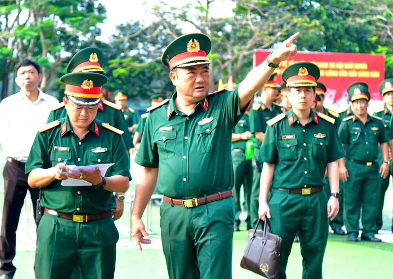 Trung tướng Lê Xuân Thế kiểm tra công tác chuẩn bị Lễ giao nhận quân năm 2026 tại Ban Chỉ huy PTKV 1 - Long Bình