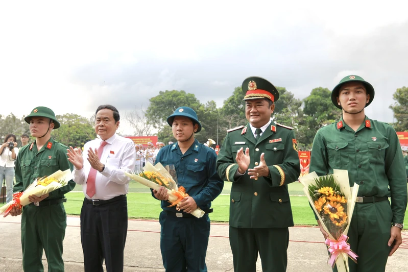  Chủ tịch Quốc hội Trần Thanh Mẫn dự lễ giao nhận quân năm 2026 tại Thành phố Hồ Chí Minh
