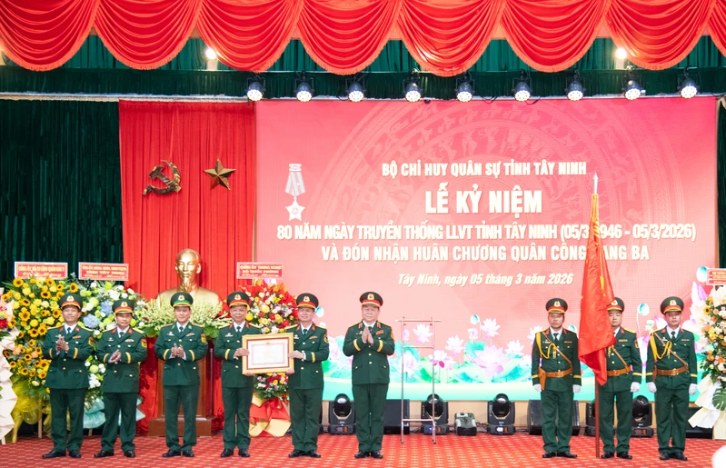 LLVT tỉnh Tây Ninh kỷ niệm 80 năm Ngày truyền thống và đón nhận Huân chương Quân công hạng Ba