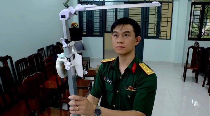 Đại úy Võ Đình Hùng được bình chọn gương mặt trẻ triển vọng toàn quân năm 2025