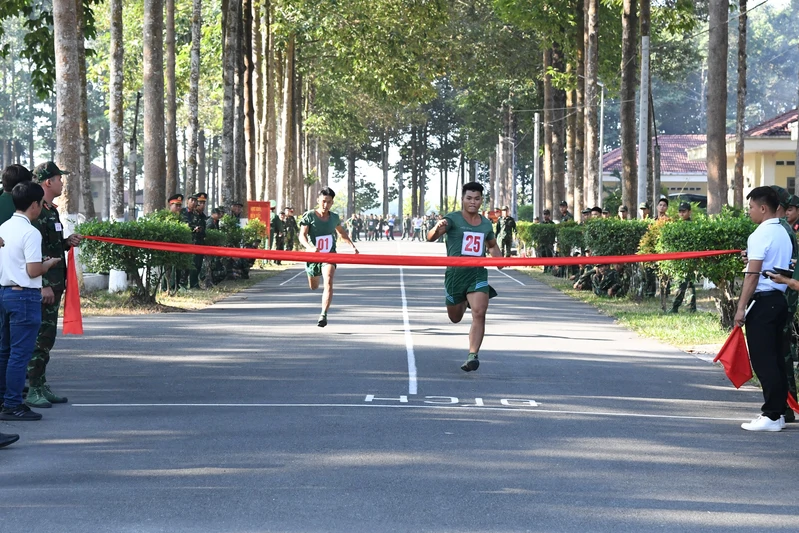 Bộ CHQS tỉnh Tây Ninh khai mạc Hội thao thể dục thể thao quốc phòng