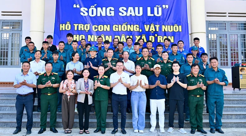 Nghĩa tình chương trình “Sống sau lũ” tại xã D’Ran

