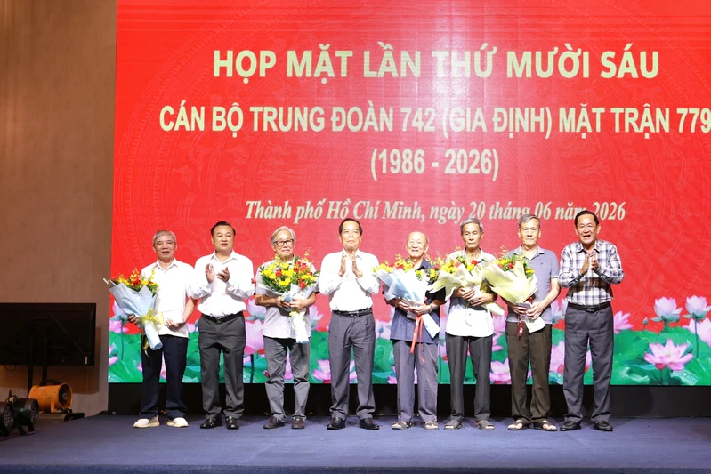 Trung đoàn 742 họp mặt truyền thống