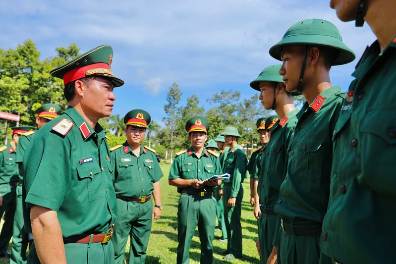 Quân khu 7 kiểm tra kết quả thực hiện nhiệm vụ 6 tháng đầu năm 2026 tại Sư đoàn 5
