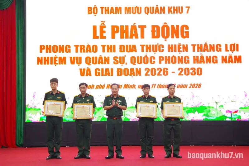 Bộ Tham mưu Quân khu thi đua hoàn thành thắng lợi nhiệm vụ quân sự, quốc phòng
