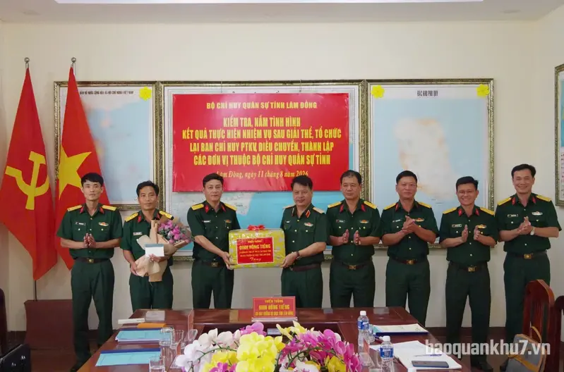 Bộ CHQS tỉnh Lâm Đồng thăm, kiểm tra Tiểu đoàn hỗn hợp, đặc khu Phú Quý