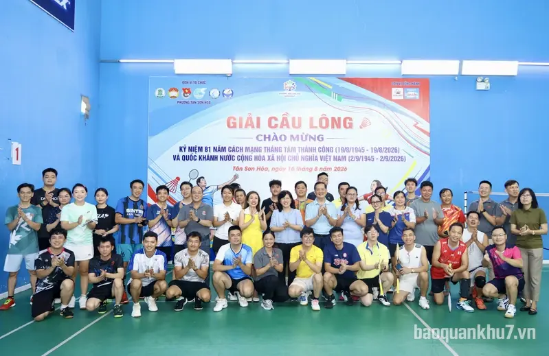 Phường Tân Sơn Hòa tổ chức giải cầu lông chào mừng 81 năm Cách mạng Tháng Tám thành công và Quốc khánh 2/9 
