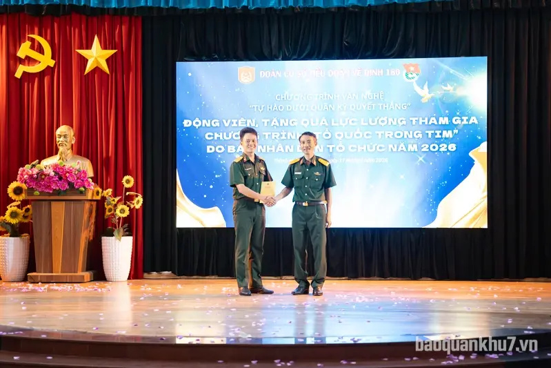 Tiểu đoàn 180 tổ chức gặp mặt, giao lưu văn nghệ động viên lực lượng tham gia chương trình "Tổ quốc trong tim"