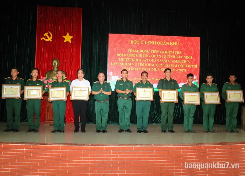 Bộ Tư lệnh Quân khu 7 thăm, kiểm tra Đội K73 trước khi lên đường làm nhiệm vụ