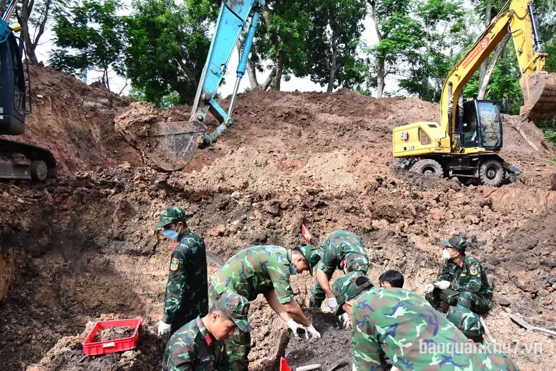 Tìm thấy thêm 13 hài cốt liệt sĩ tại TP. HCM trong ngày 19/8