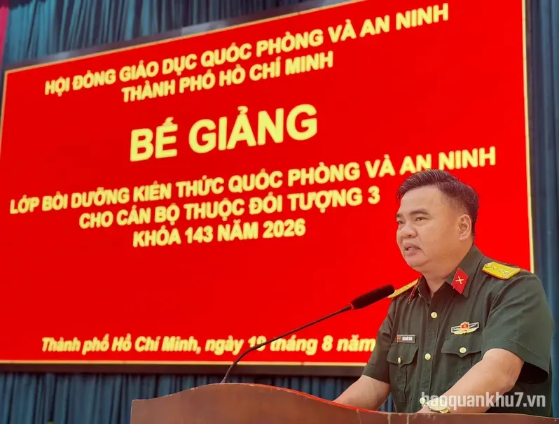 TPHCM bế giảng lớp bồi dưỡng kiến thức quốc phòng và an ninh đối tượng 3
