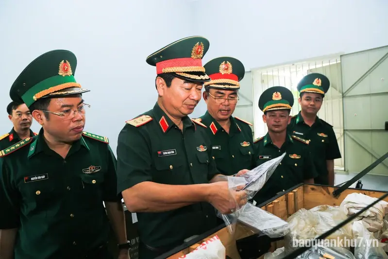 Bộ Quốc phòng kiểm tra sẵn sàng chiến đấu tại Ban Chỉ huy Bộ đội Biên phòng tỉnh Tây Ninh
