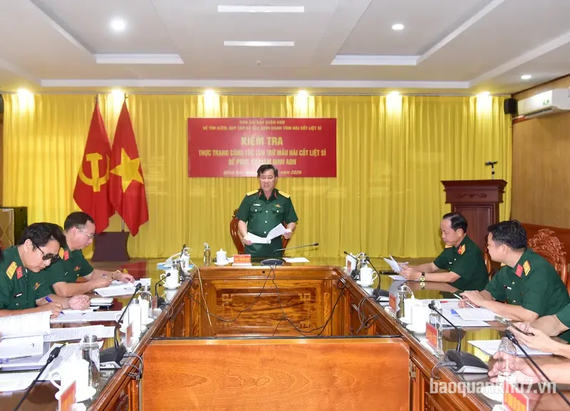Quân khu kiểm tra công tác lưu trữ mẫu hài cốt liệt sĩ tại Bộ CHQS TP Đồng Nai