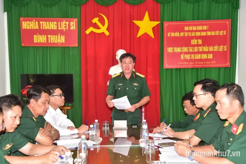 Quân khu kiểm tra công tác lưu trữ mẫu hài cốt liệt sĩ tại Nghĩa trang Liệt sĩ Bình Thuận
