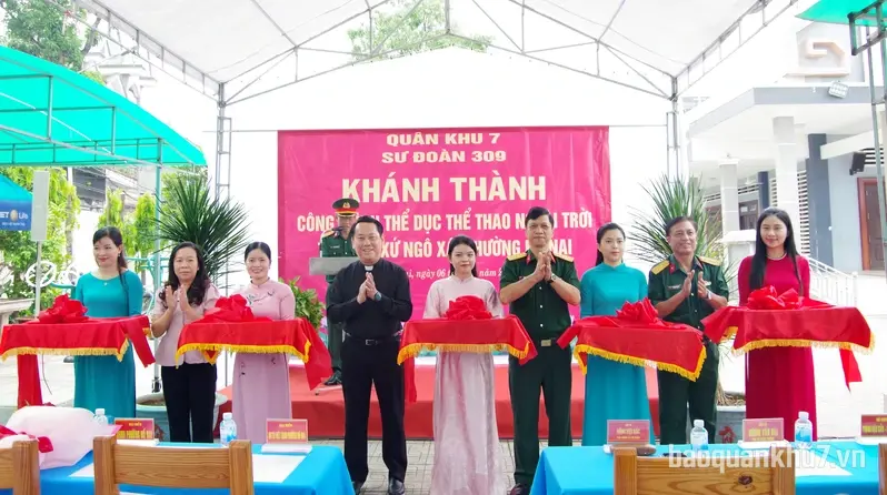Sư đoàn 309 khánh thành công trình thể dục thể thao tại Giáo xứ Ngô Xá