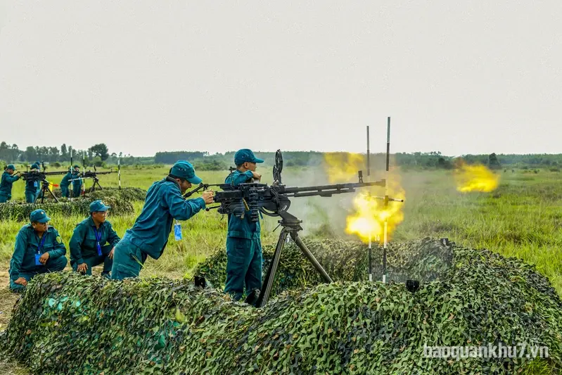 Sôi nổi Hội thi bắn đạn thật lực lượng phòng không LLVT TPHCM