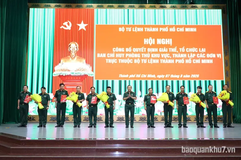 Bộ Tư lệnh TP. Hồ Chí Minh công bố quyết định giải thể, tổ chức lại Ban Chỉ huy PTKV, thành lập các đơn vị trực thuộc