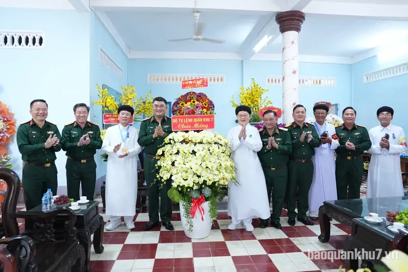 Quân khu 7 chúc mừng Đại lễ Hội Yến Diêu Trì Cung năm 2026