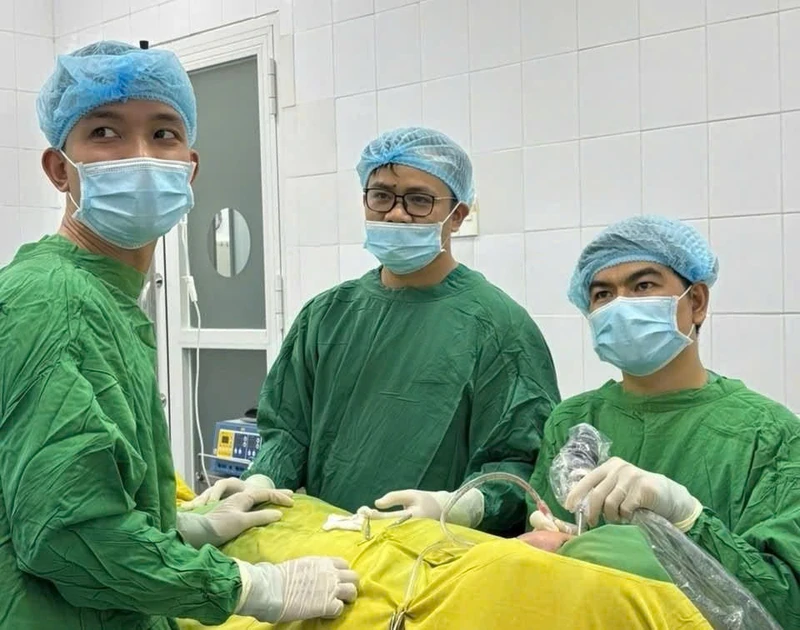 Bệnh viện Quân dân y miền Đông điều trị thành công hai ca u nhú đảo ngược mũi xoang phức tạp