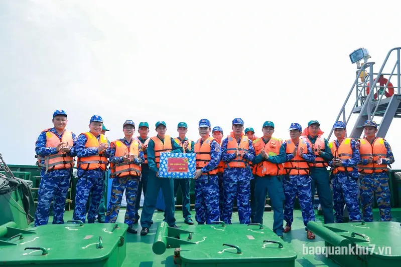 Cảnh sát biển Việt Nam quyết liệt chống IUU