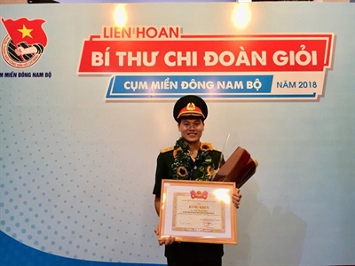 Trung úy Trần Trung Hiếu - Thủ lĩnh tiêu biểu trong các hoạt động Đoàn