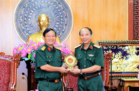 Tổng công ty Thái Sơn giao lưu với Bộ Tư lệnh Quân khu 4