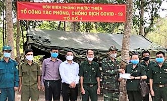 Tỉnh Bình Phước thăm, tặng quà 11 chốt kiểm soát, phòng chống dịch khu vực biên giới