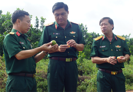 Thiếu tướng Võ Văn Thi kiểm tra công tác hậu cần Bộ chỉ huy quân sự tỉnh Bình Phước
