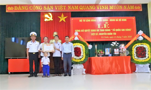Trao Bằng “Tổ quốc ghi công” cho thân nhân Liệt sĩ Nguyễn Xuân Tài