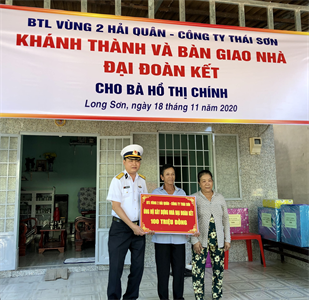 Bộ Tư lệnh Vùng 2 Hải quân bàn giao nhà “Đại đoàn kết”